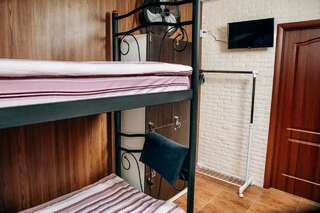 Хостелы New Line Hos Коломыя Двухместный номер с 2 отдельными кроватями-1